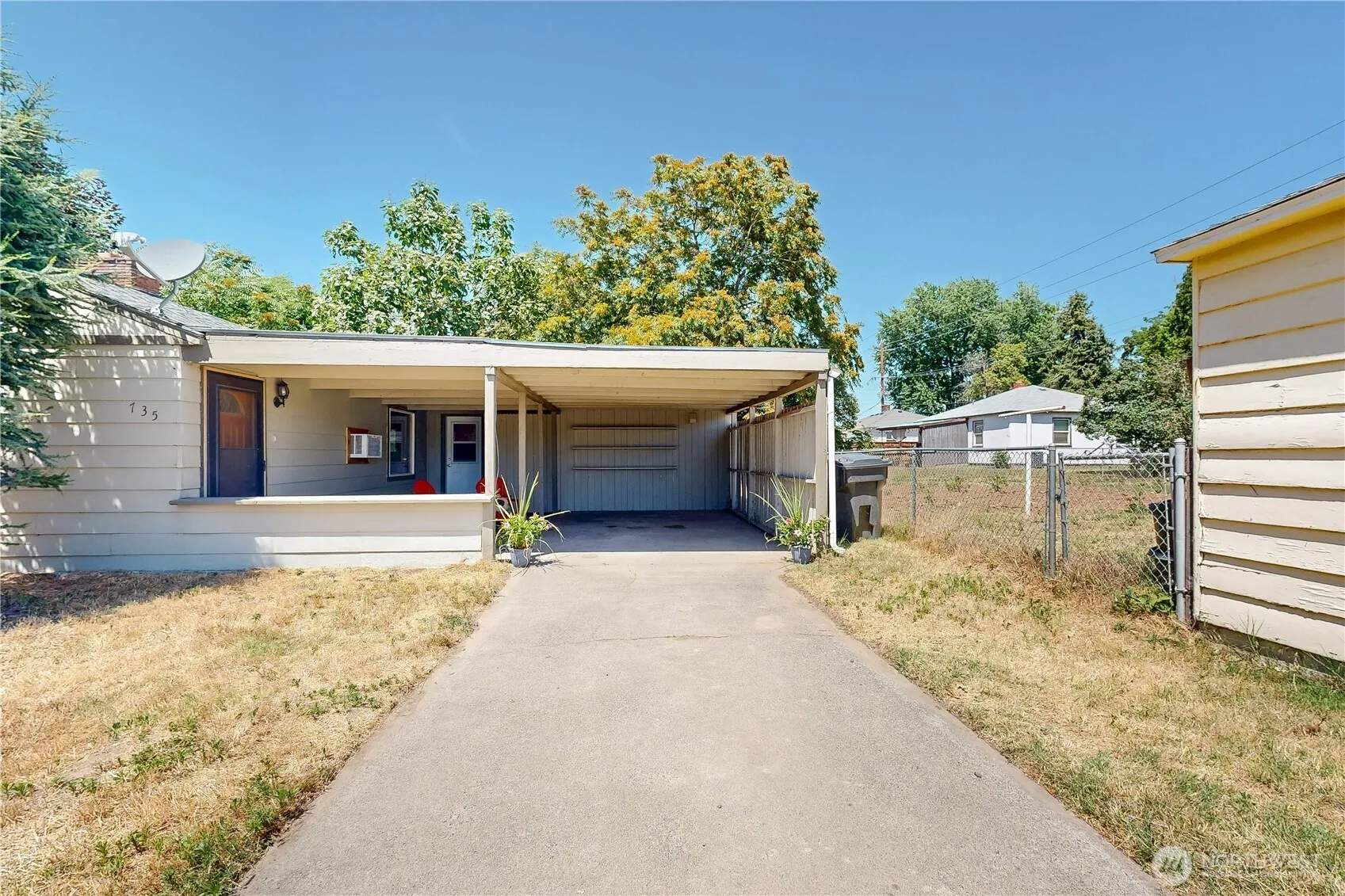 Property photo for 735 Ne Spitzenburg Street, College Place photo 3
