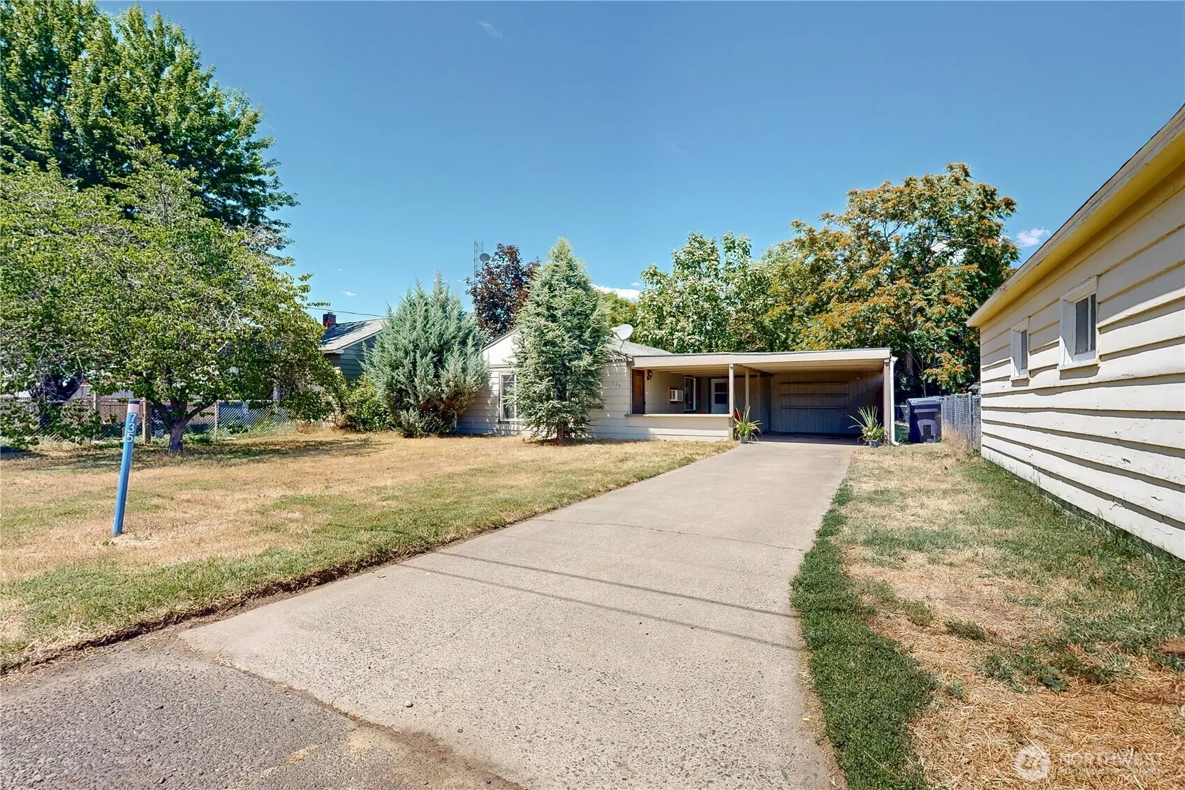 Property photo for 735 Ne Spitzenburg Street, College Place