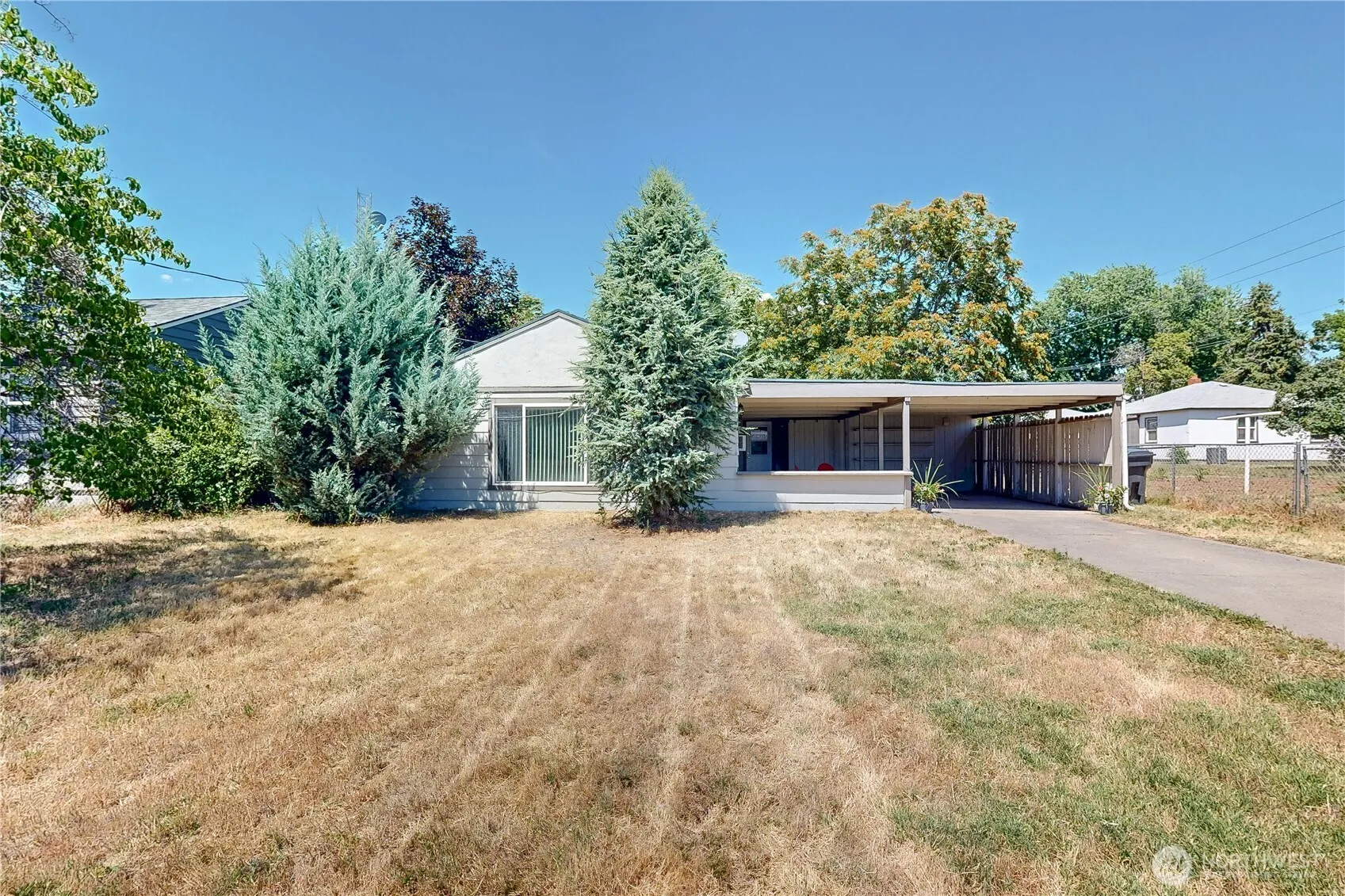 Property photo for 735 Ne Spitzenburg Street, College Place photo 2