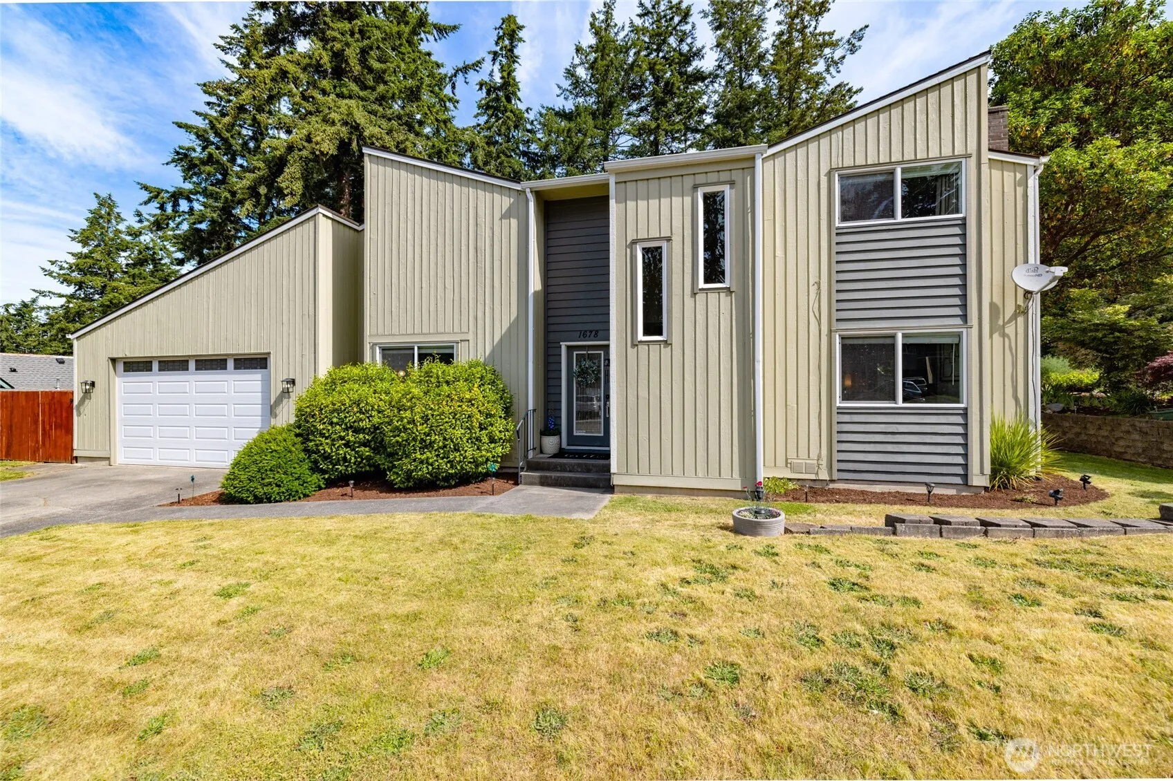 Property photo for 1678 Ne Sumner Drive, Oak Harbor