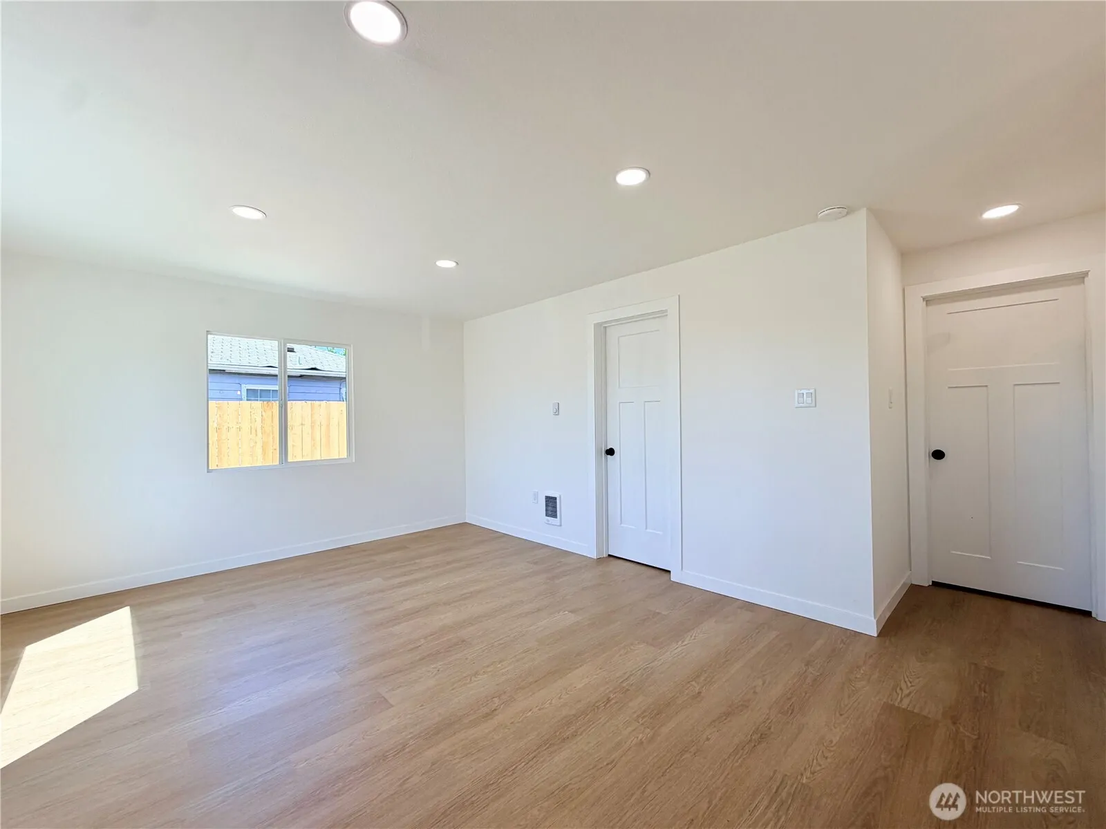 Property photo for 615 S Hawthorne Street, Tacoma photo 4