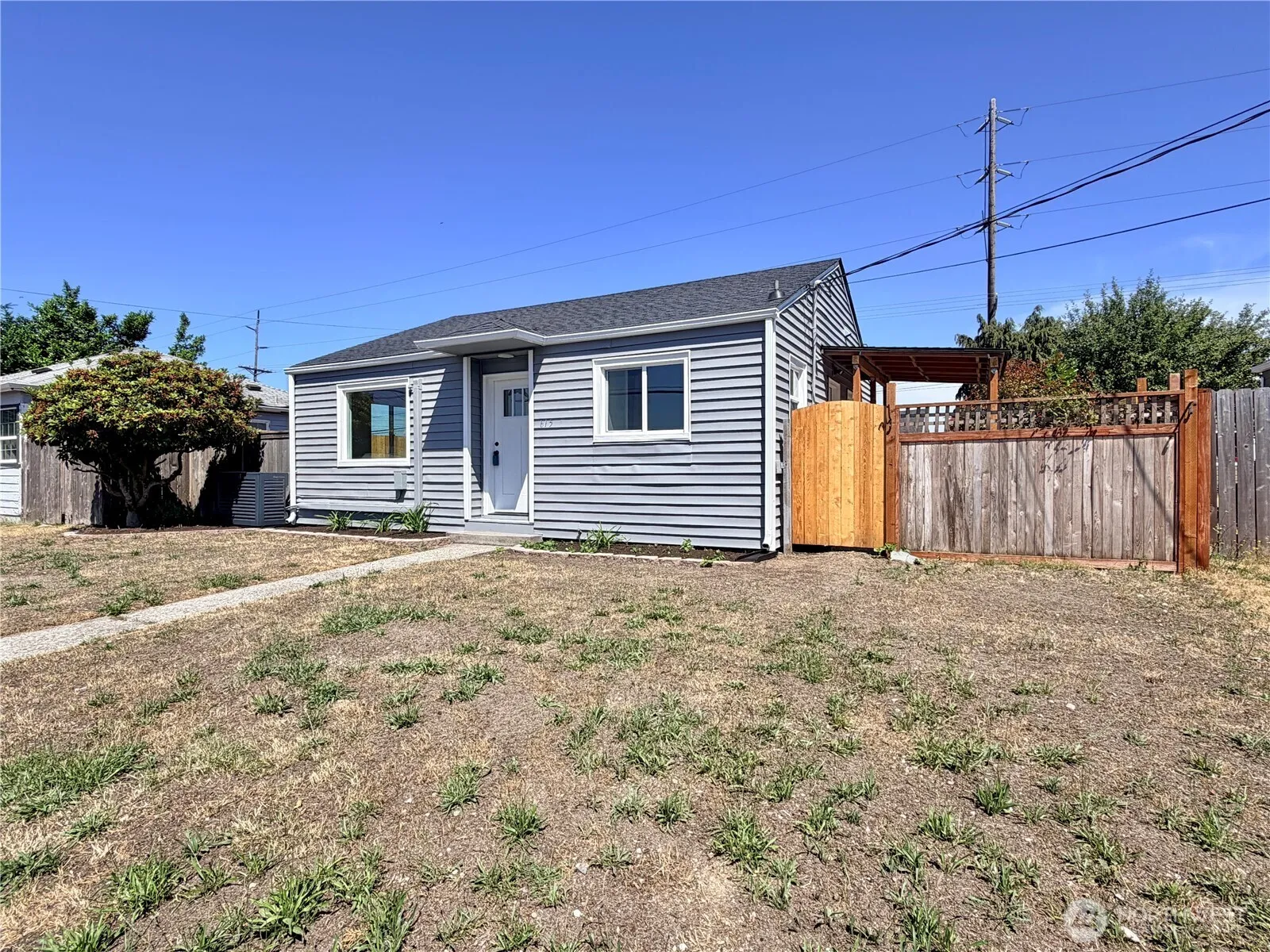 Property photo for 615 S Hawthorne Street, Tacoma photo 2