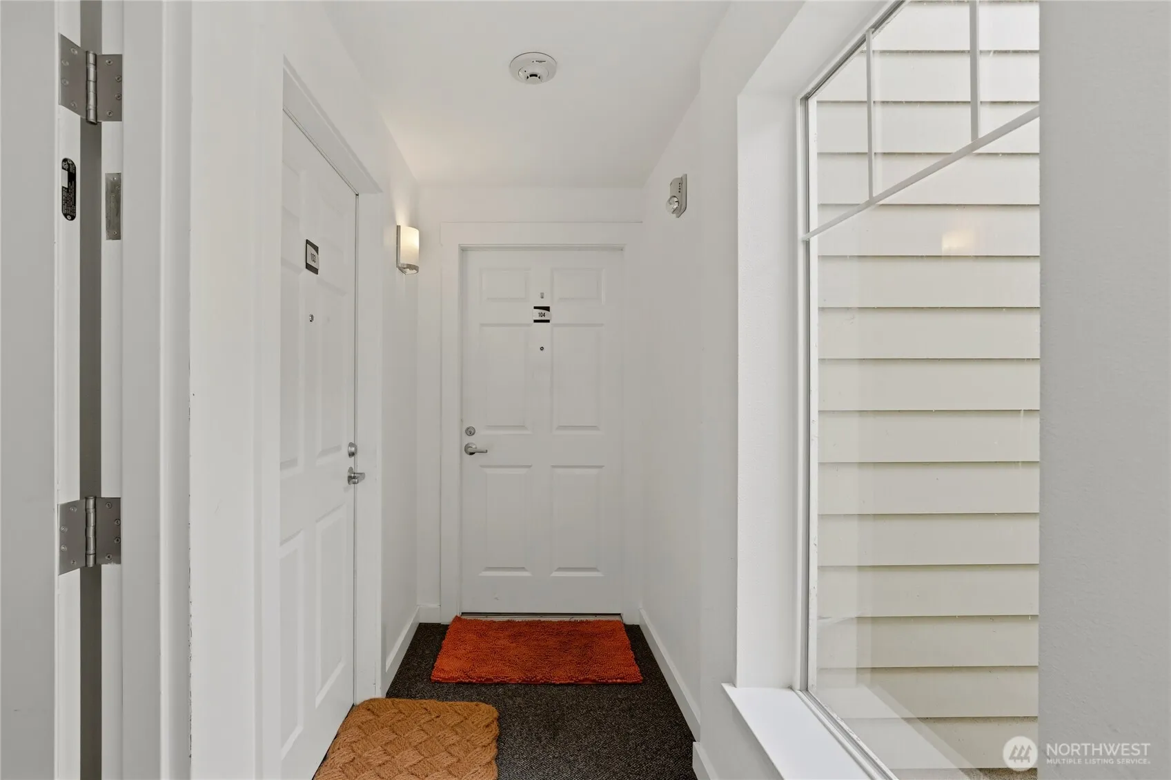 Property photo for 823 Davis Place S #104, Seattle photo 4