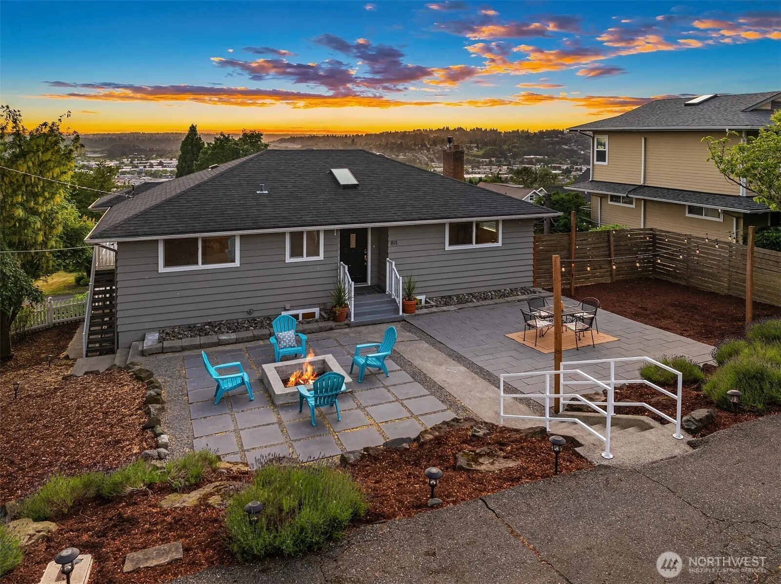 Property photo for 811 Grant Avenue S, Renton photo 2