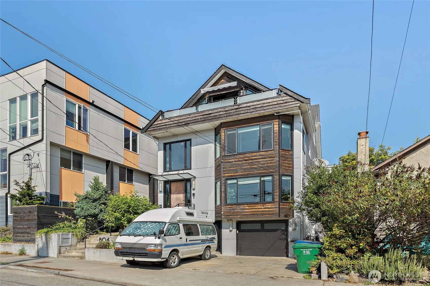 Property photo for 804 N Motor Place #a, Seattle photo 2