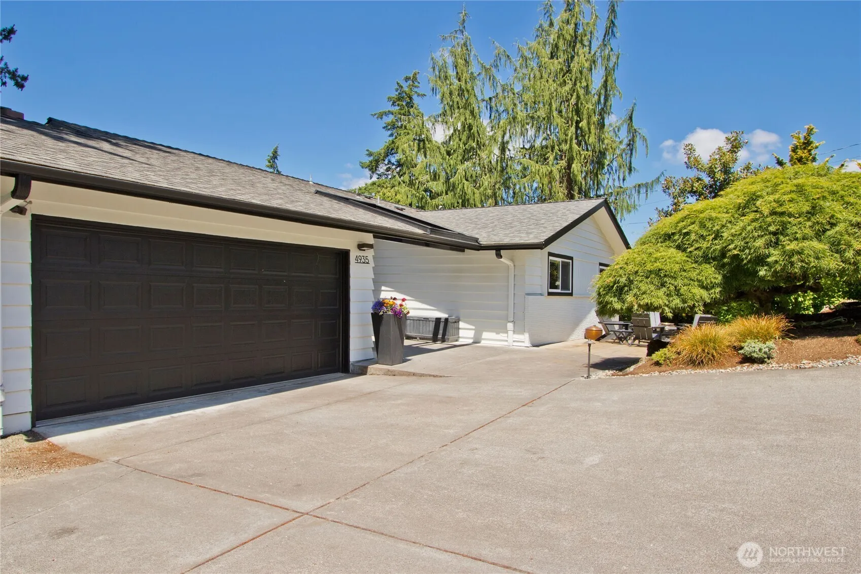 Property photo for 4935 116th Place Se, Bellevue photo 2