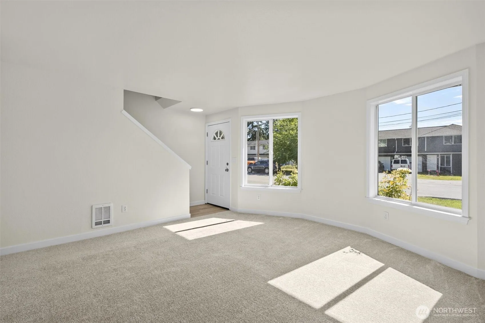 Property photo for 4 107th Street Se, Everett photo 3