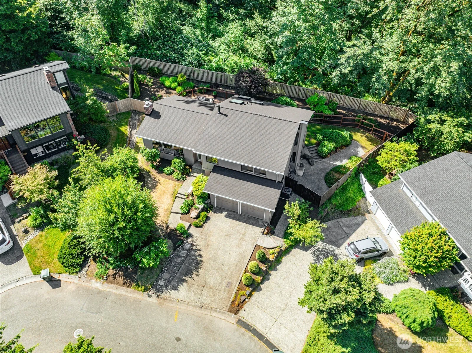 Property photo for 5927 135th Place Se, Bellevue photo 3