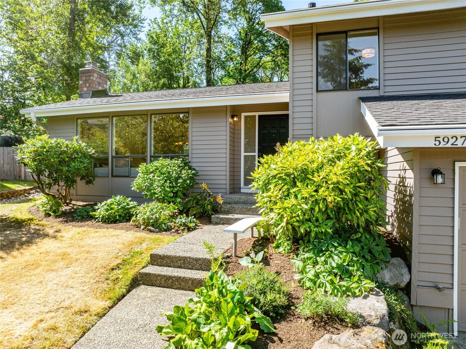 Property photo for 5927 135th Place Se, Bellevue photo 2