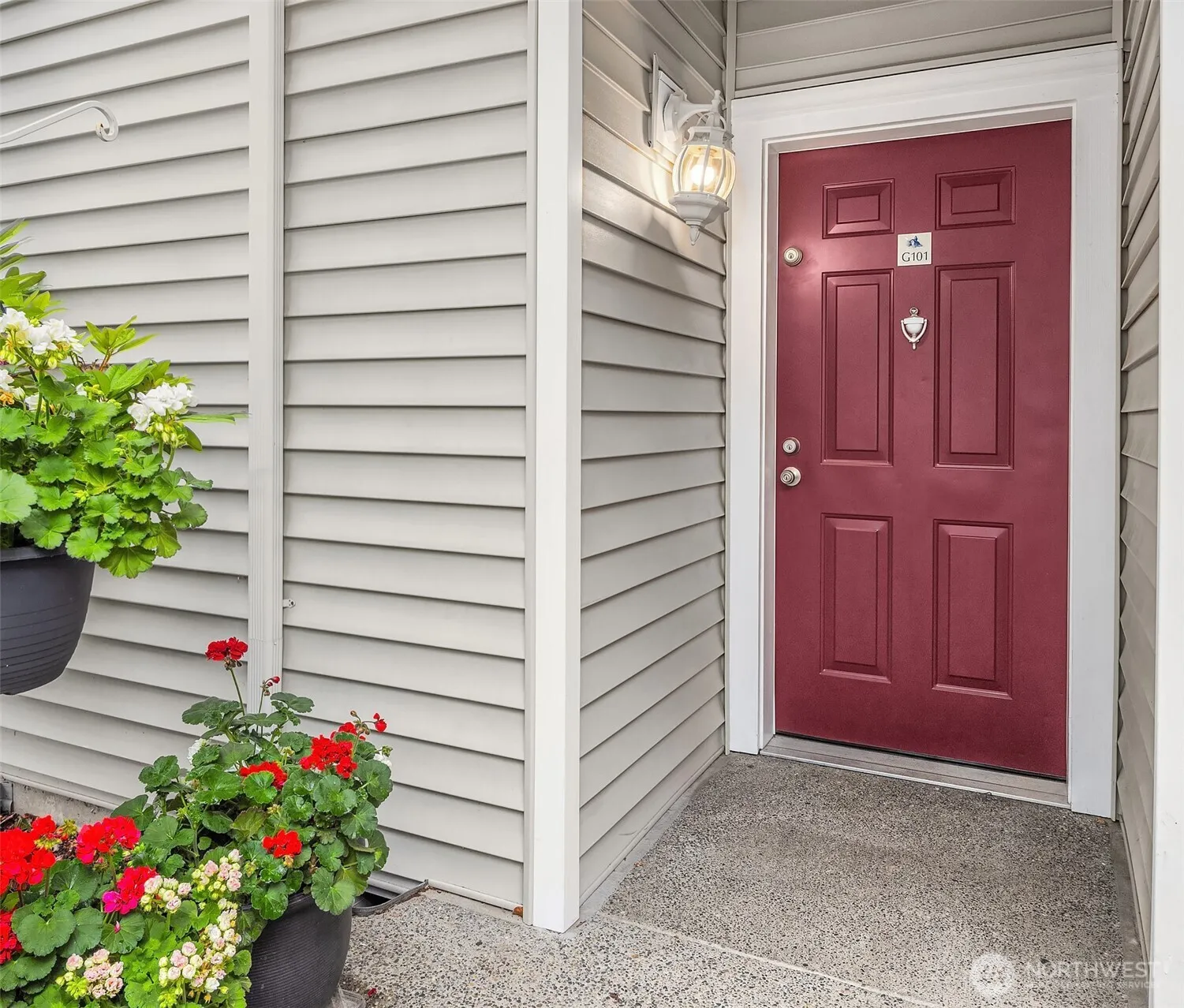 Property photo for 5400 Harbour Pointe Boulevard #g101, Mukilteo photo 2