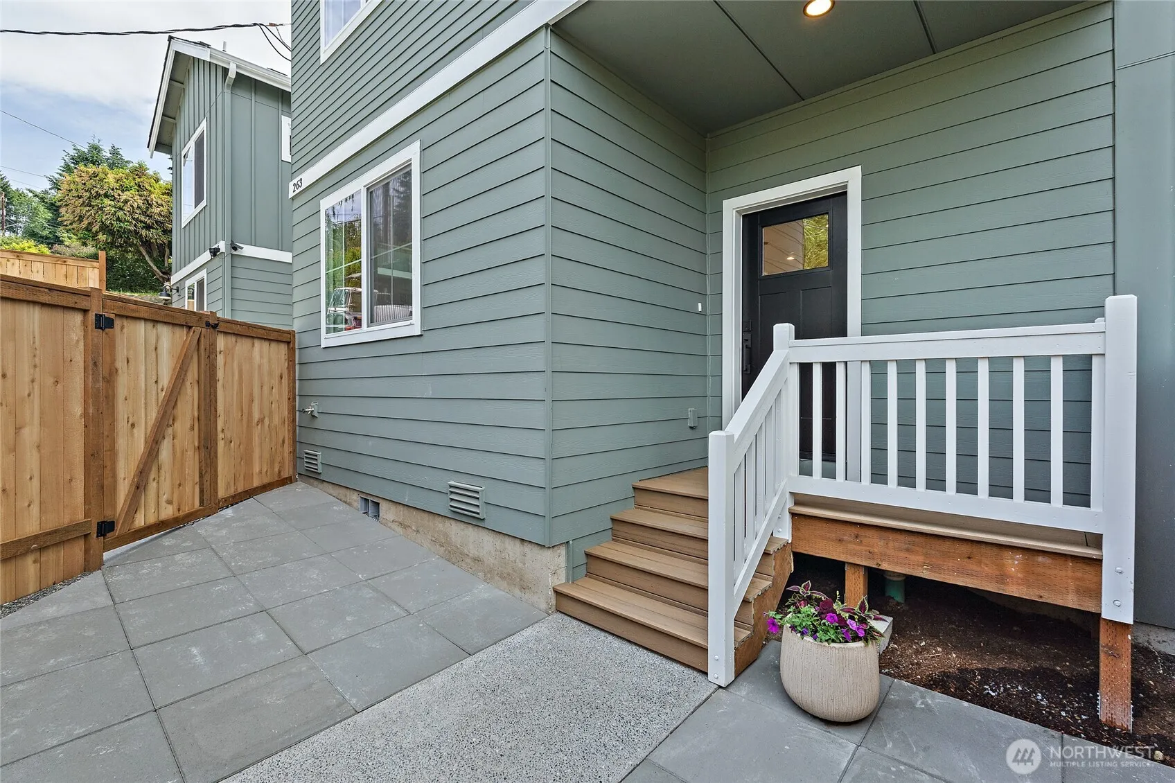 Property photo for 263 Nw 42nd Street, Seattle photo 4