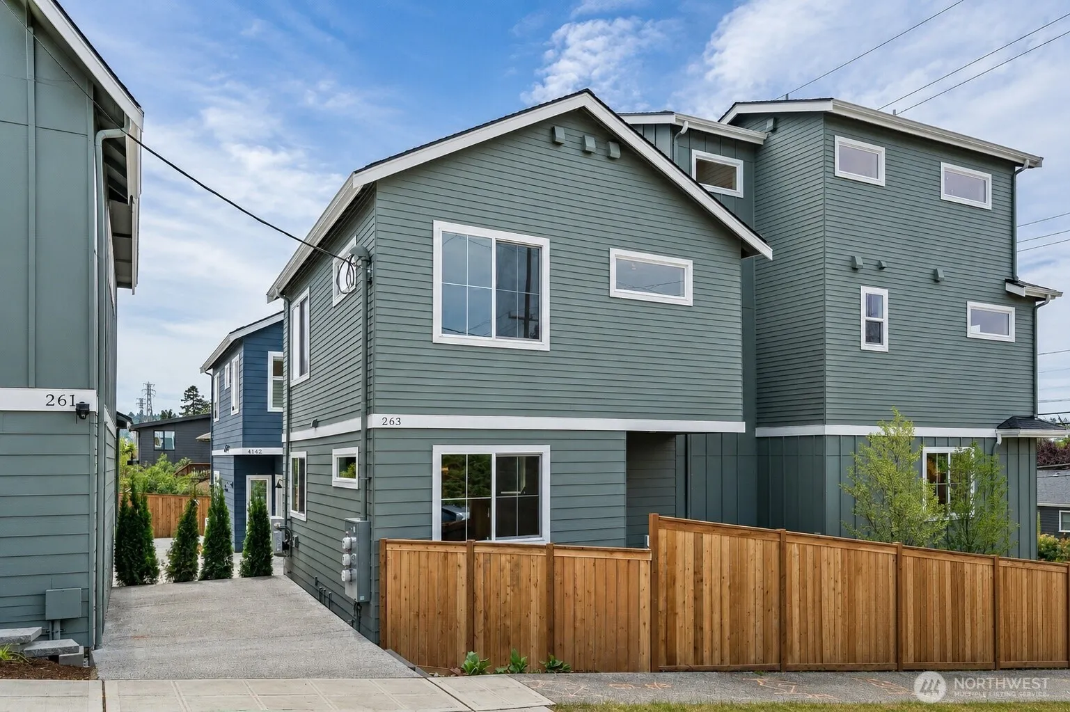 Property photo for 263 Nw 42nd Street, Seattle photo 2