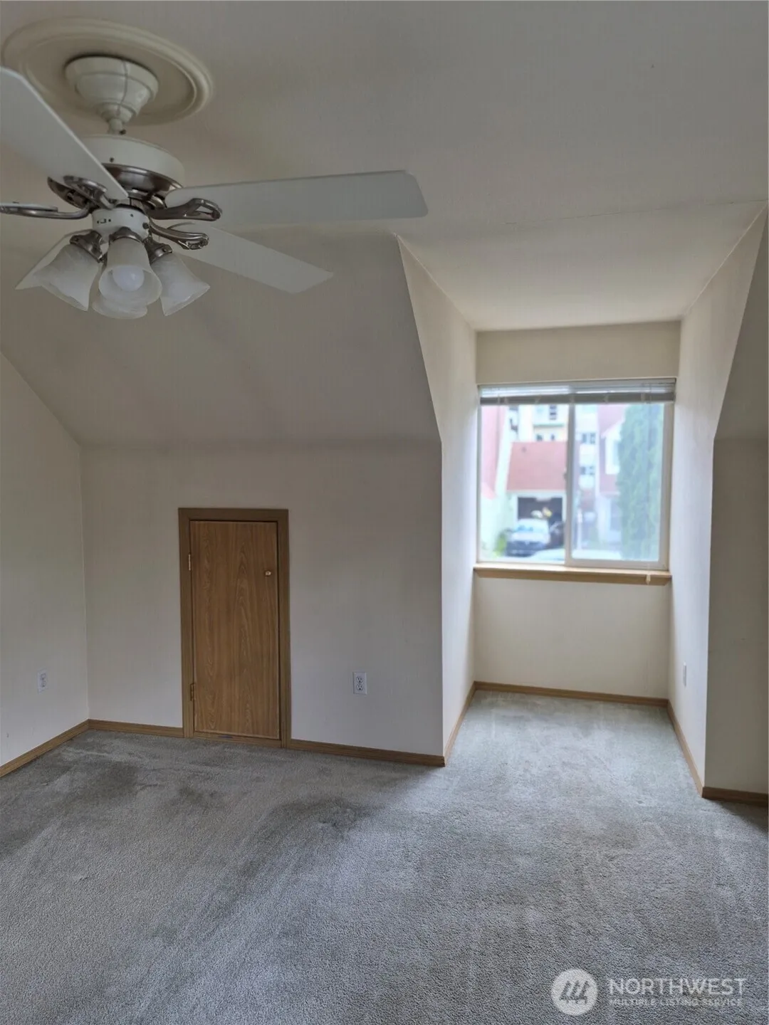 Property photo for 118 99th Court E, Tacoma photo 2