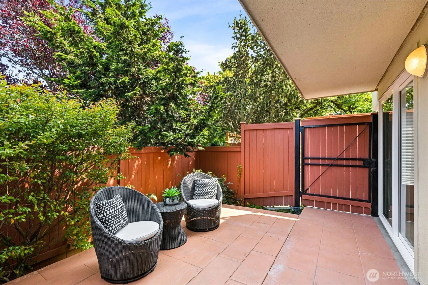Property photo for 1613 California Avenue Sw #101, Seattle photo 3