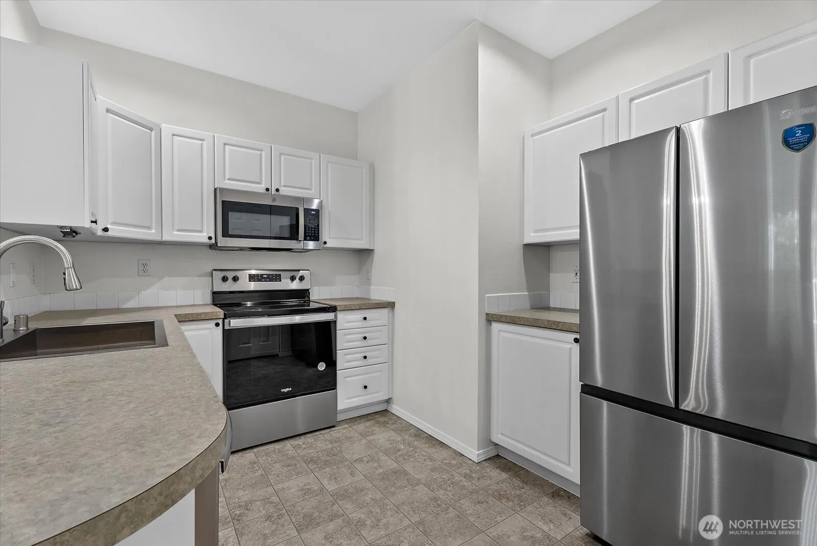 Property photo for 12712 Admiralty Way #g304, Everett photo 3