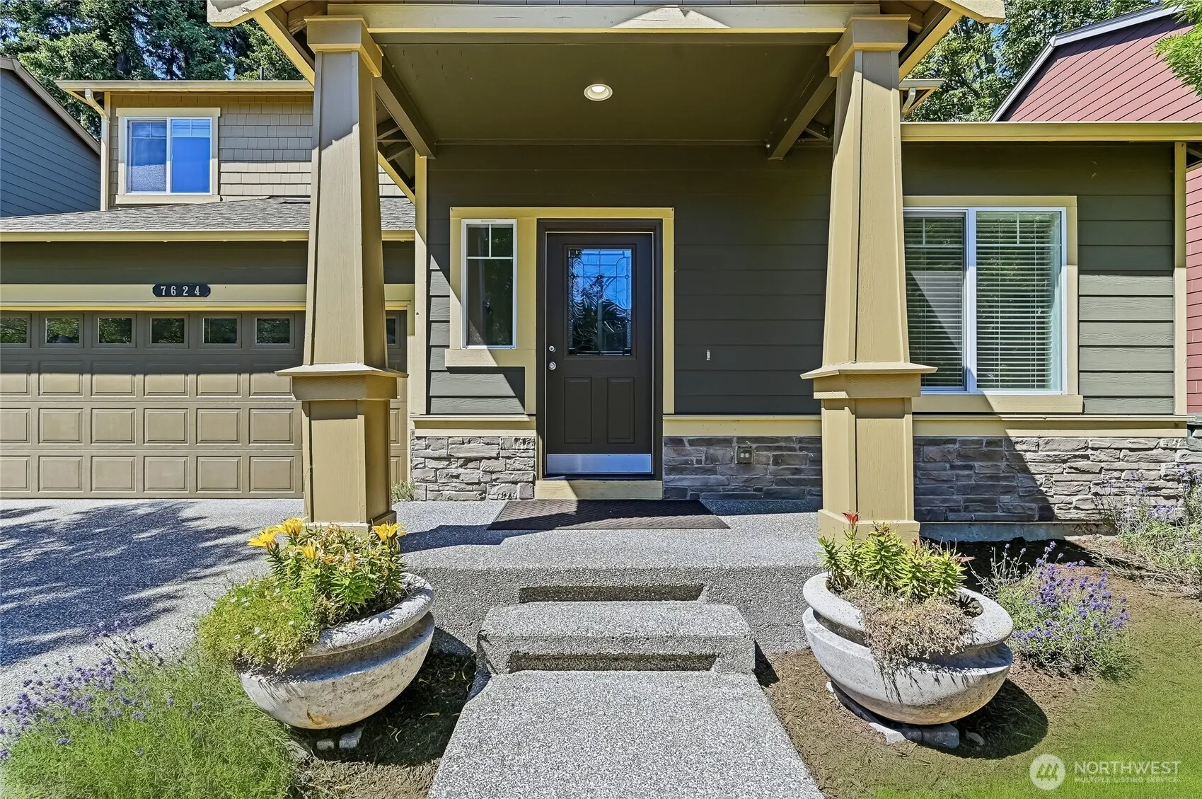 Property photo for 7624 Ne 201st Place, Kenmore photo 3