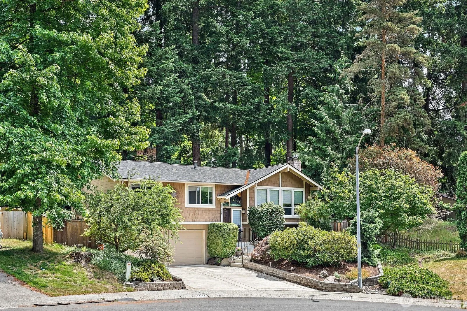Property photo for 17117 Ne 84th Street, Redmond