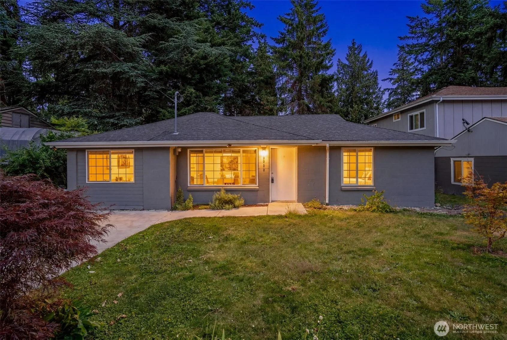 Property photo for 15520 32nd Avenue Ne, Shoreline