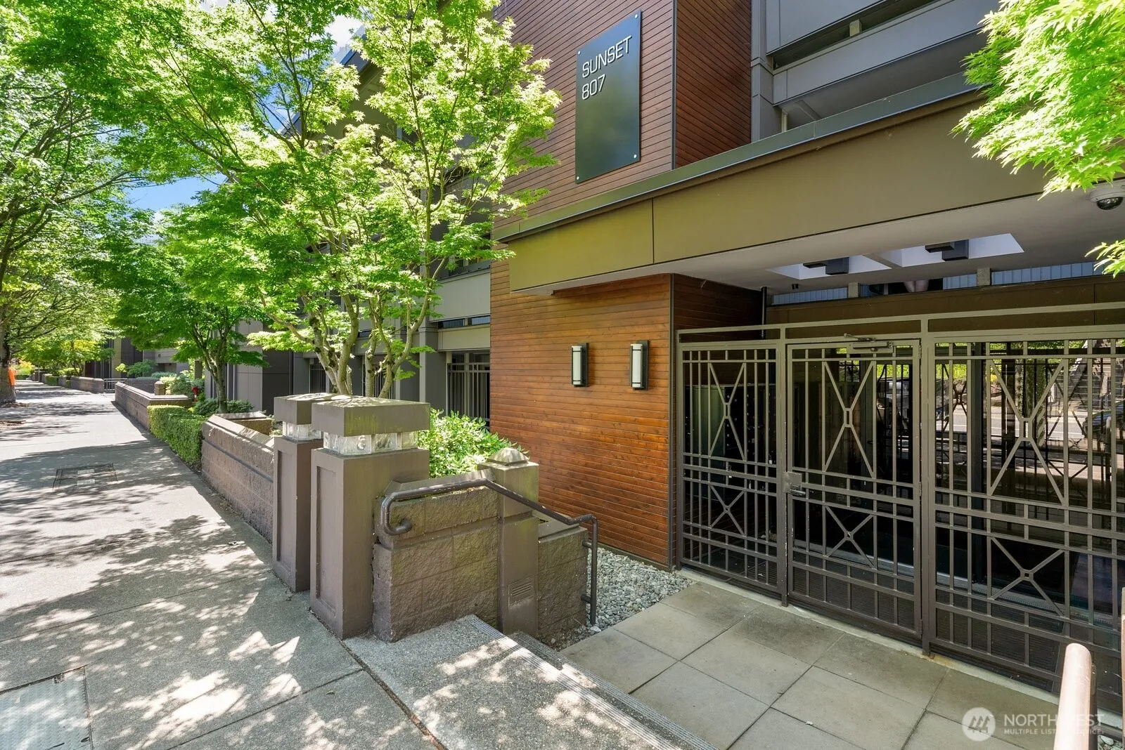 Property photo for 807 Lake Street S #100, Kirkland photo 2
