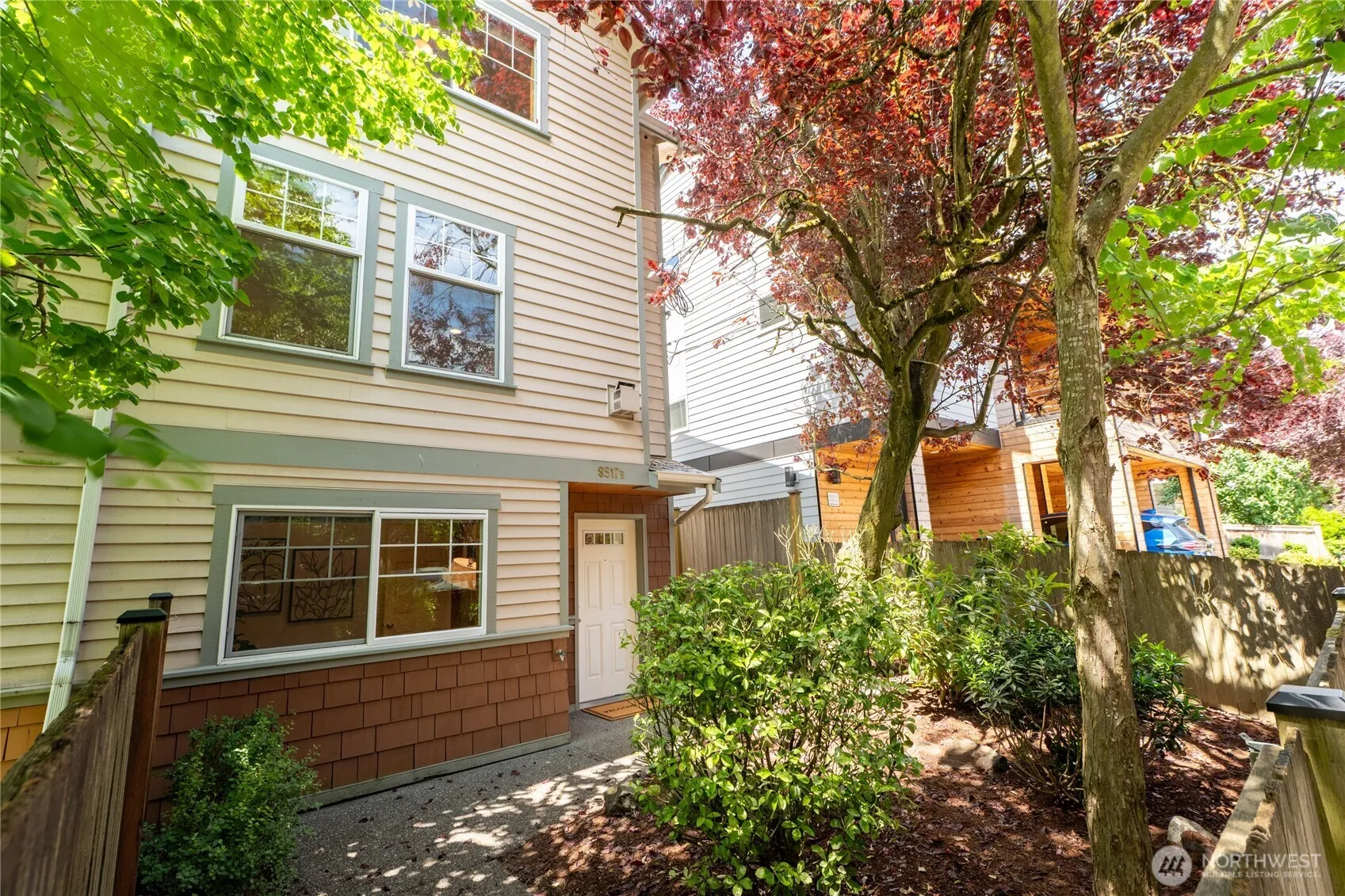 Property photo for 8517 Stone Avenue N #b, Seattle photo 2