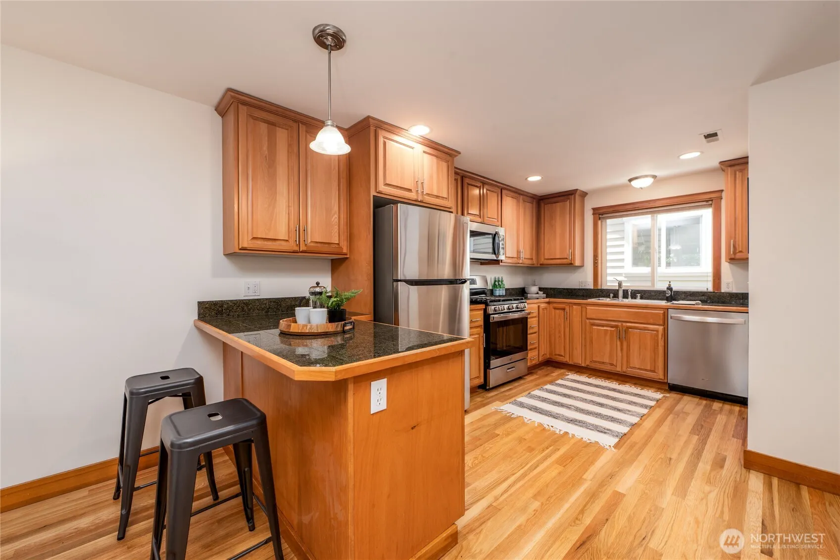 Property photo for 8517 Stone Avenue N #b, Seattle photo 5
