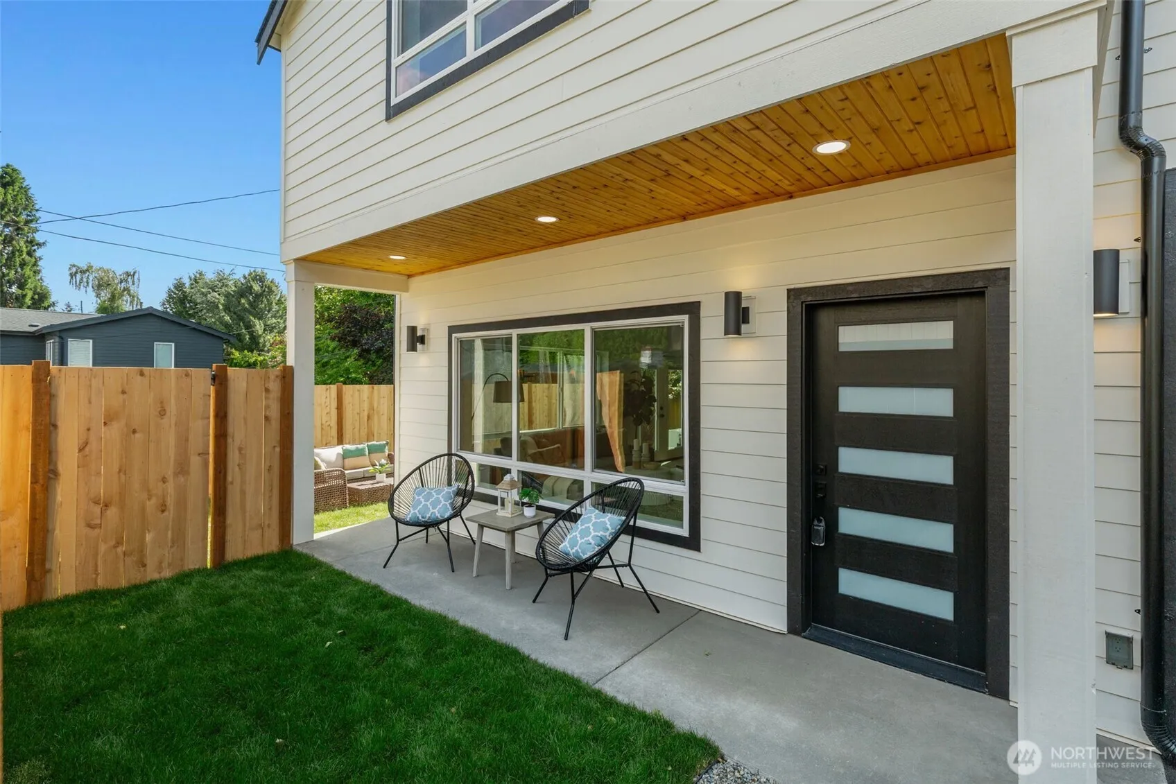 Property photo for 10053 8th Avenue Nw, Seattle photo 2