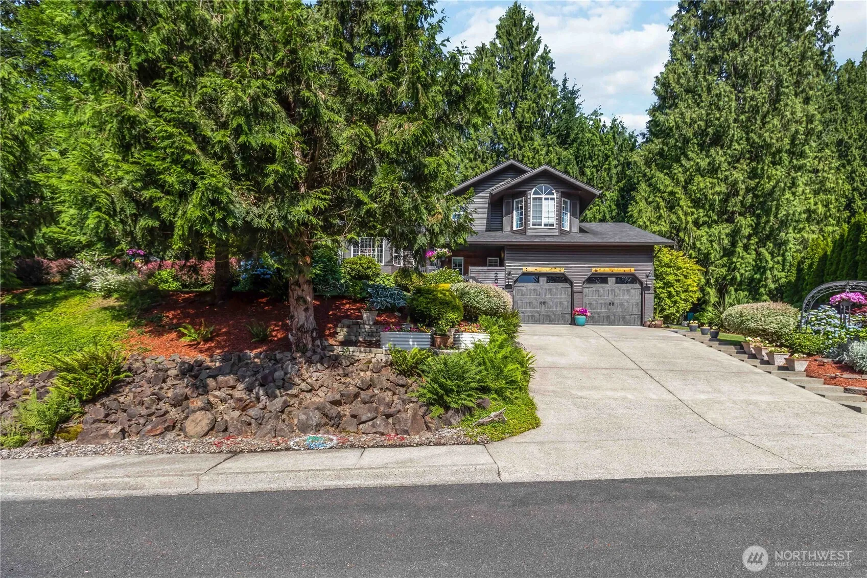 Property photo for 209 W Beacon Hill Drive, Longview photo 3
