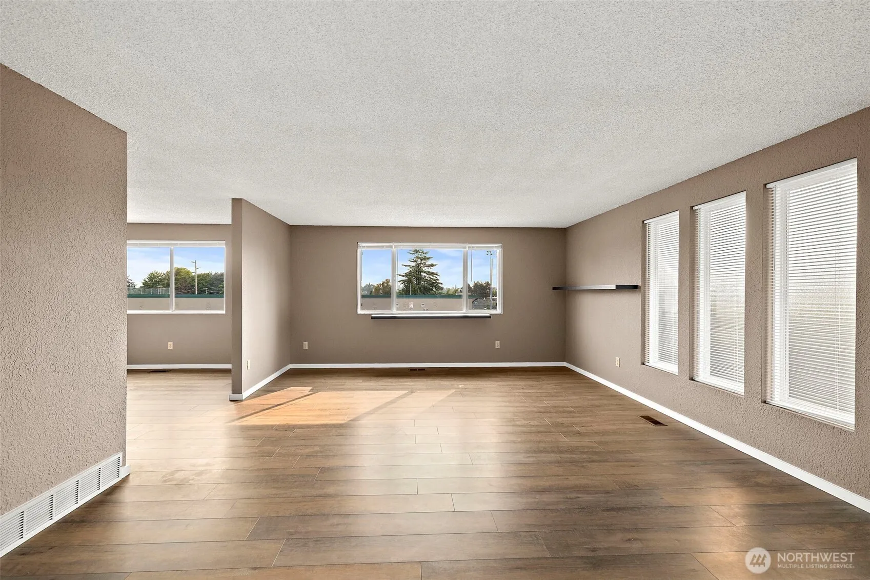 Property photo for 2516 Rockefeller Avenue #a, Everett photo 3