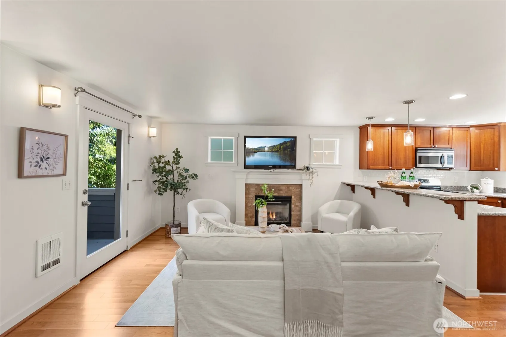 Property photo for 1608 Nw 65th Street #a, Seattle photo 3