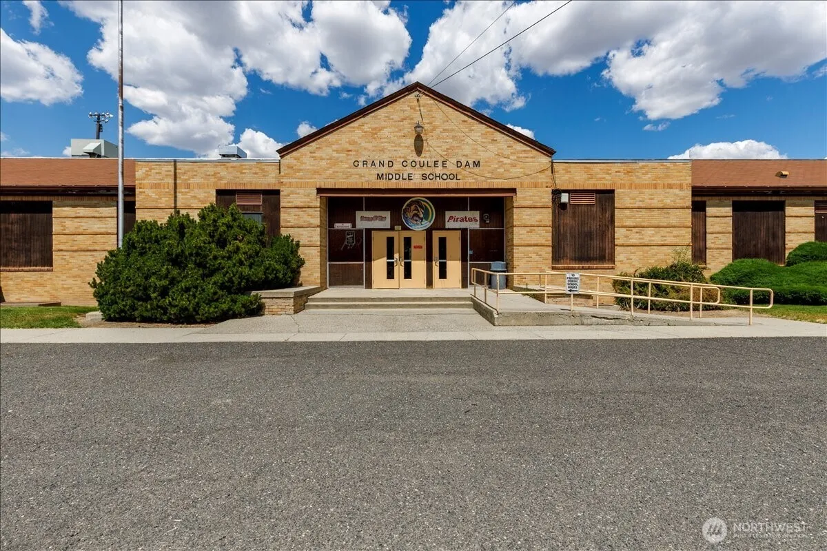 Property photo for 412 Federal Avenue, Grand Coulee photo 2