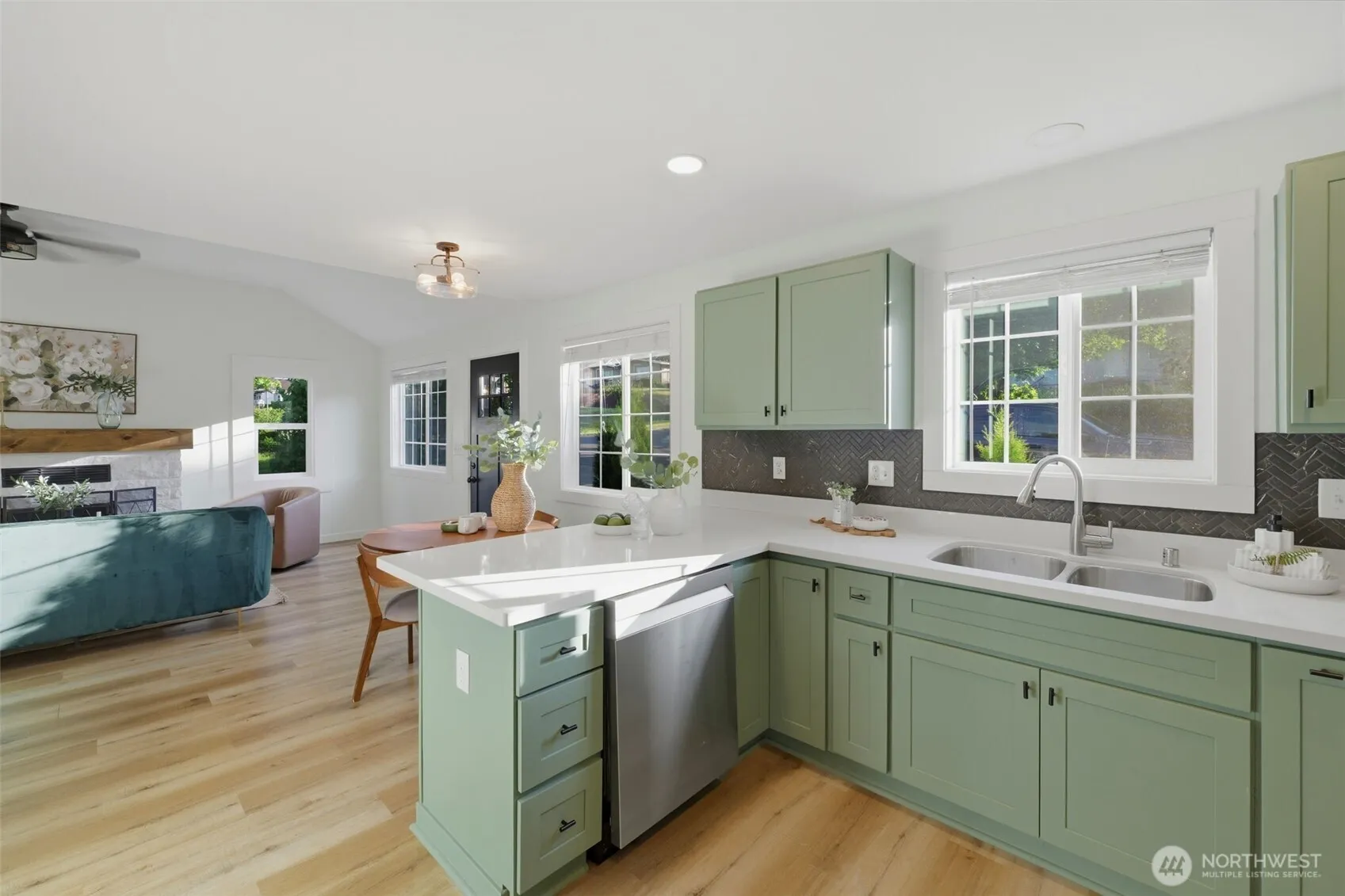 Property photo for 3511 E Grandview Avenue, Tacoma photo 5