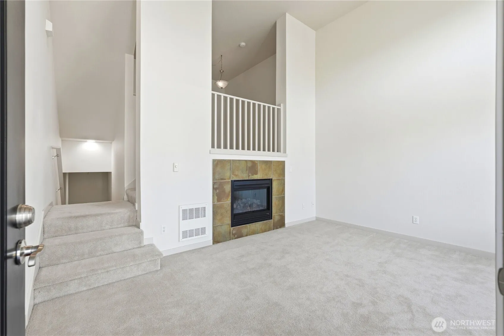Property photo for 4846 Pointes Drive, Mukilteo photo 5