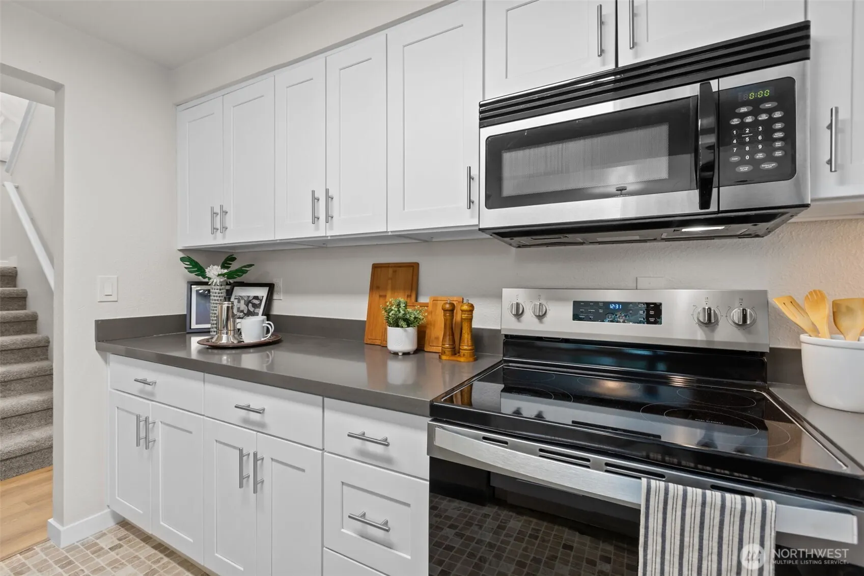 Property photo for 15628 8th Avenue Sw #c, Burien photo 3