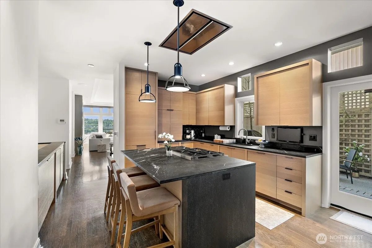 Property photo for 1958 Harvard Avenue E #201, Seattle photo 2
