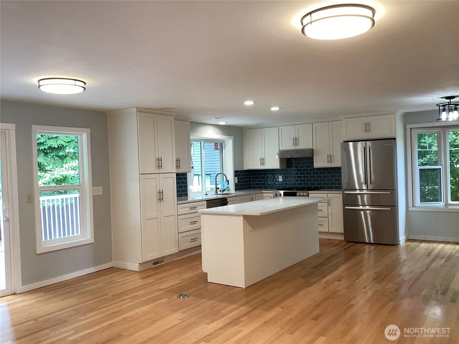 Property photo for 5212 103rd Street Sw, Mukilteo photo 3