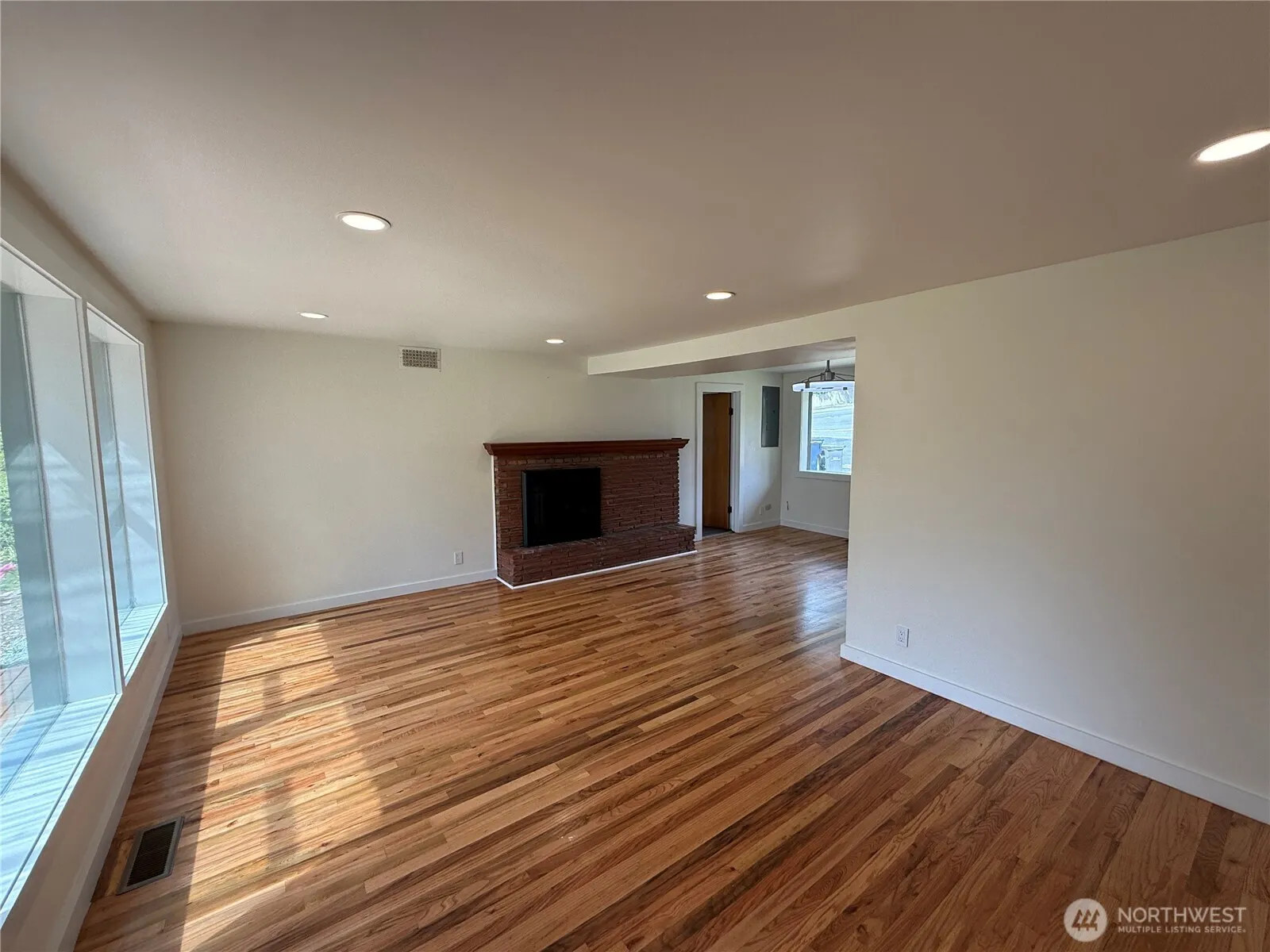 Property photo for 4626 84th Street Sw, Mukilteo photo 3