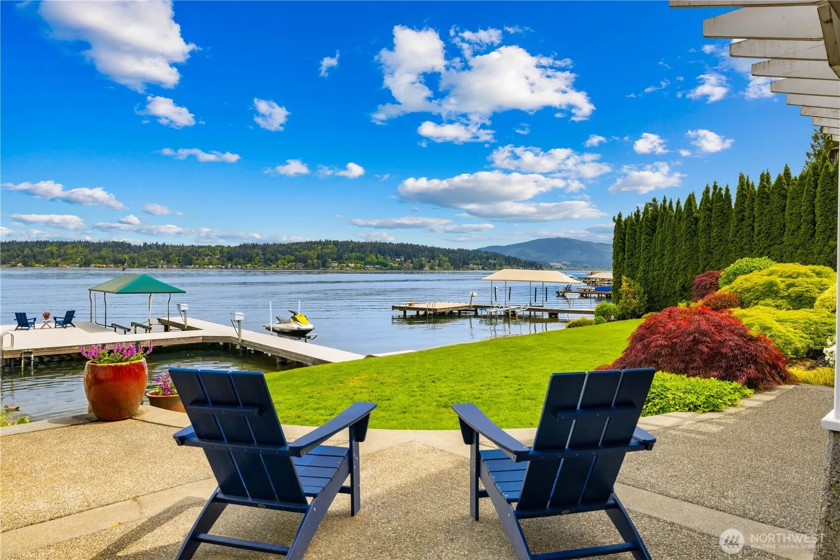 Property photo for 842 W Lake Sammamish Parkway Se, Bellevue photo 3