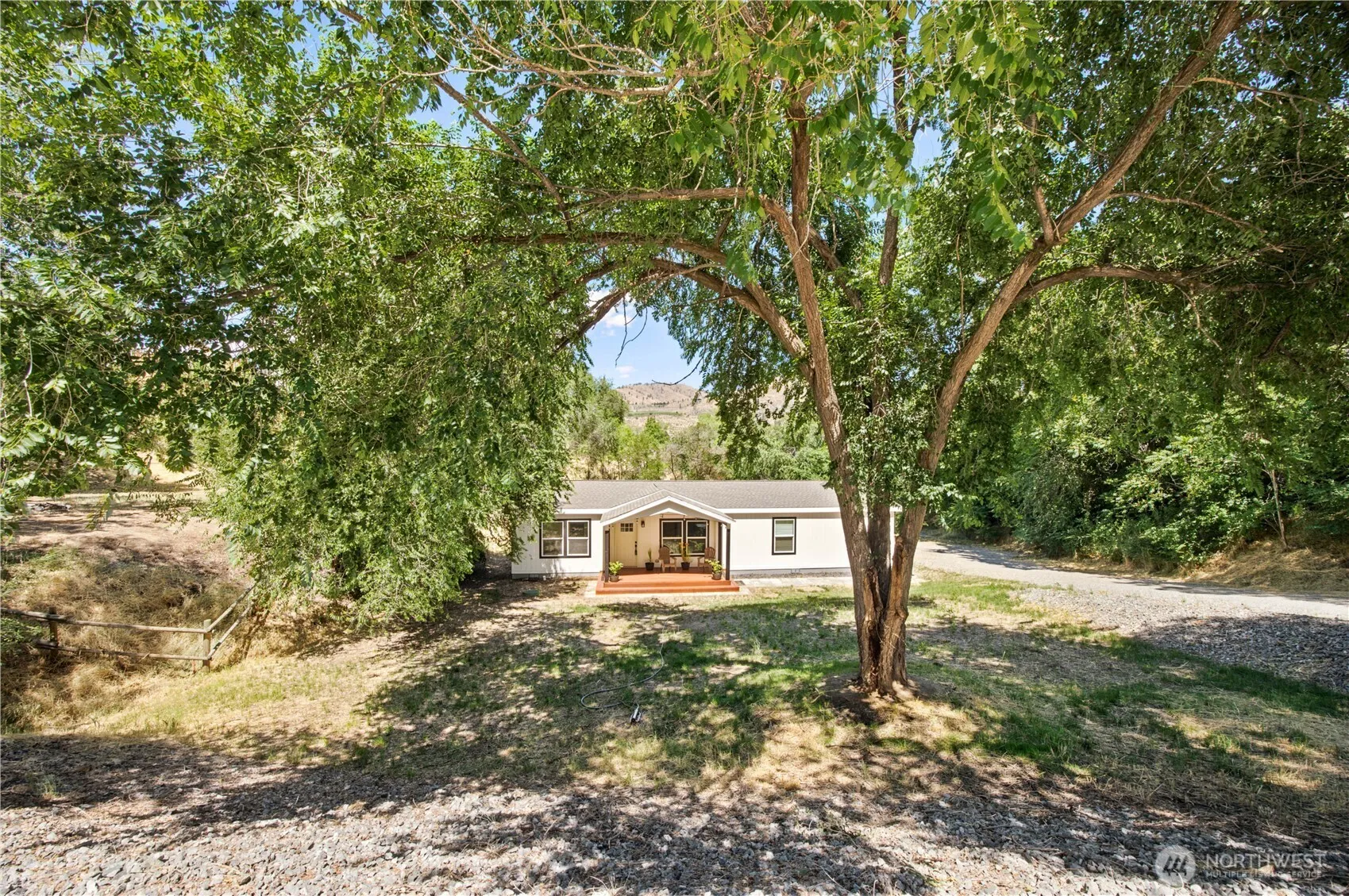 Property photo for 329 E Franklin Street, Chelan photo 3