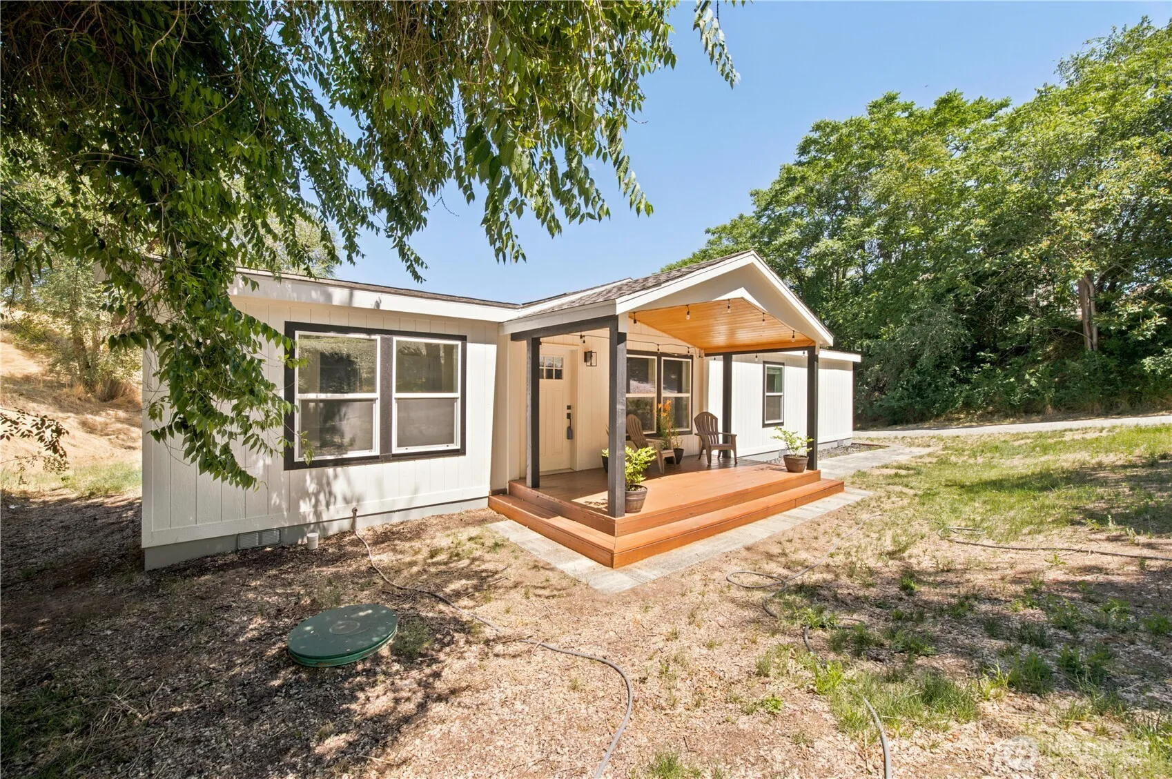 Property photo for 329 E Franklin Street, Chelan photo 2