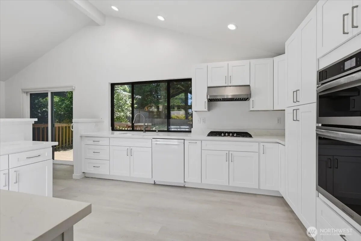 Property photo for 12017 Ne 68th Place, Kirkland photo 5
