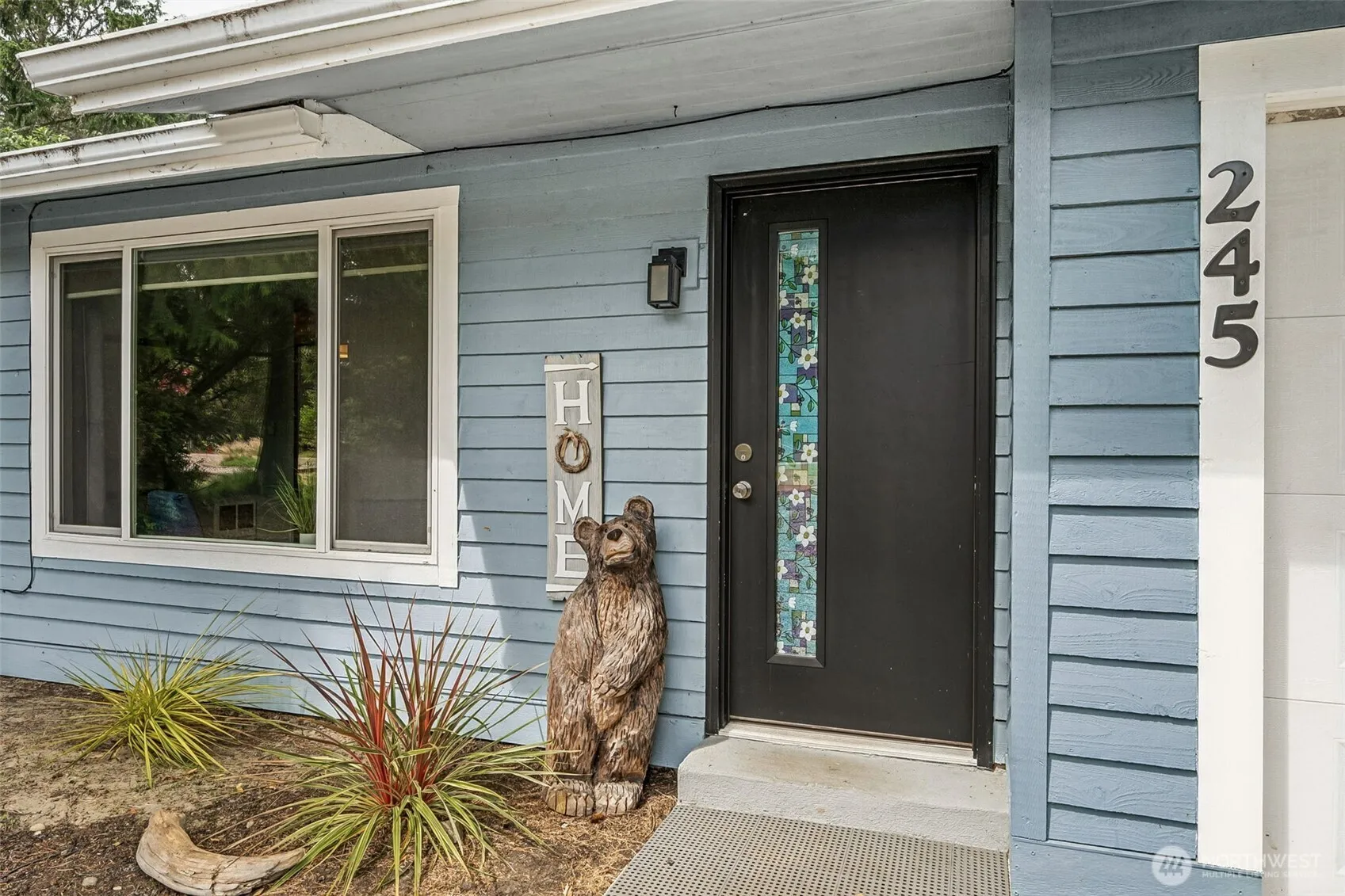Property photo for 245 Dolphin Avenue Ne, Ocean Shores photo 3