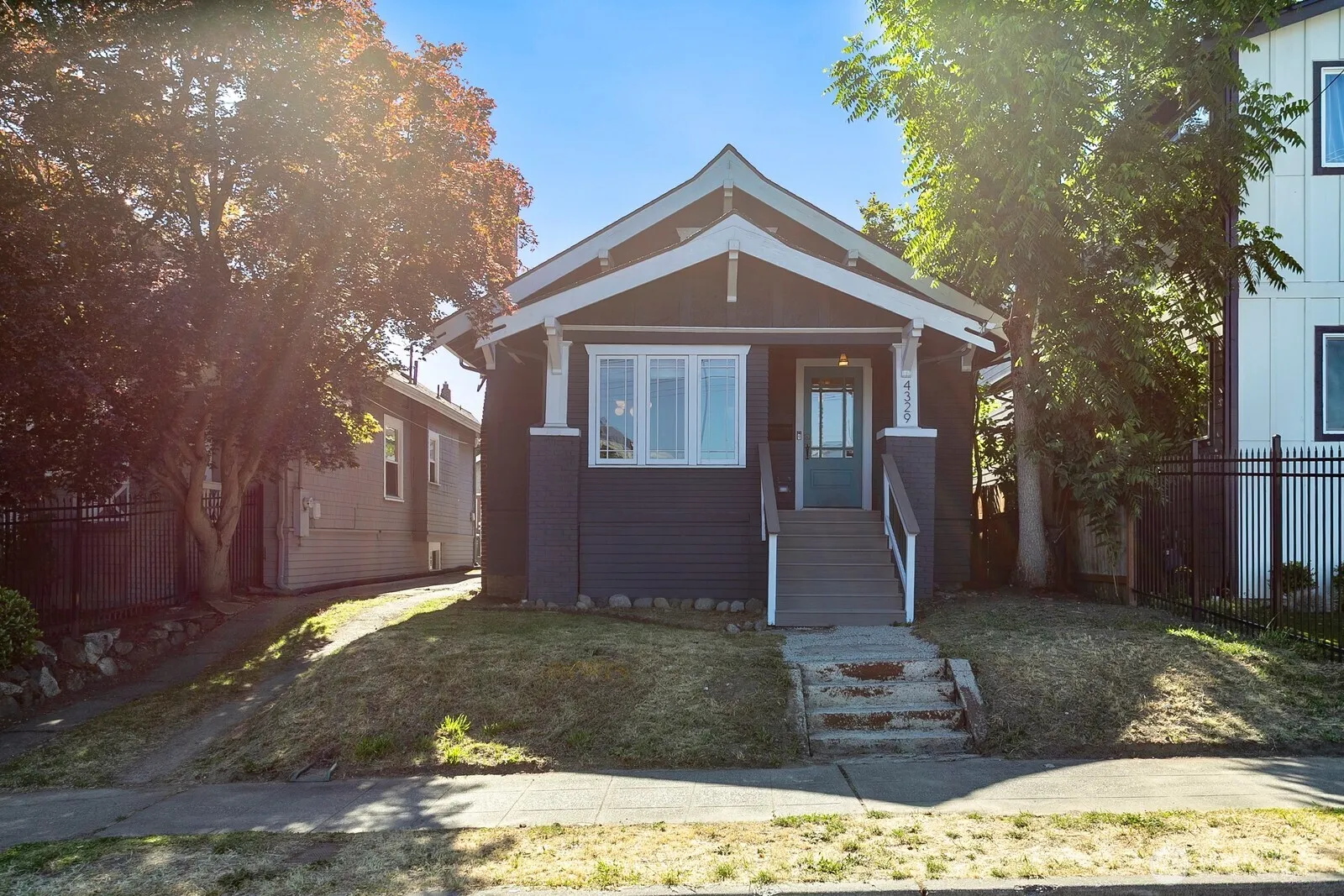 Property photo for 4329 5th Avenue Ne, Seattle