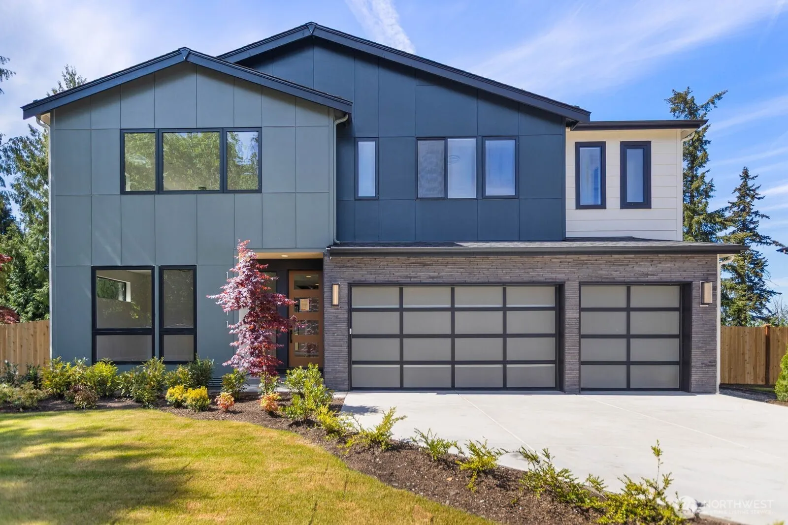 Property photo for 16211 Simonds Road Ne, Kenmore photo 2