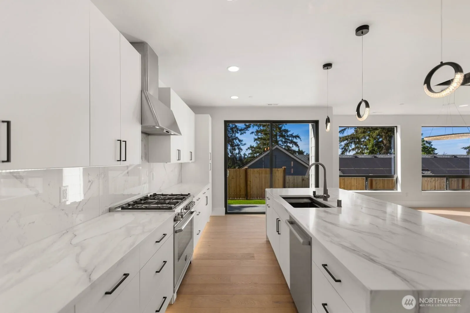 Property photo for 16211 Simonds Road Ne, Kenmore photo 4