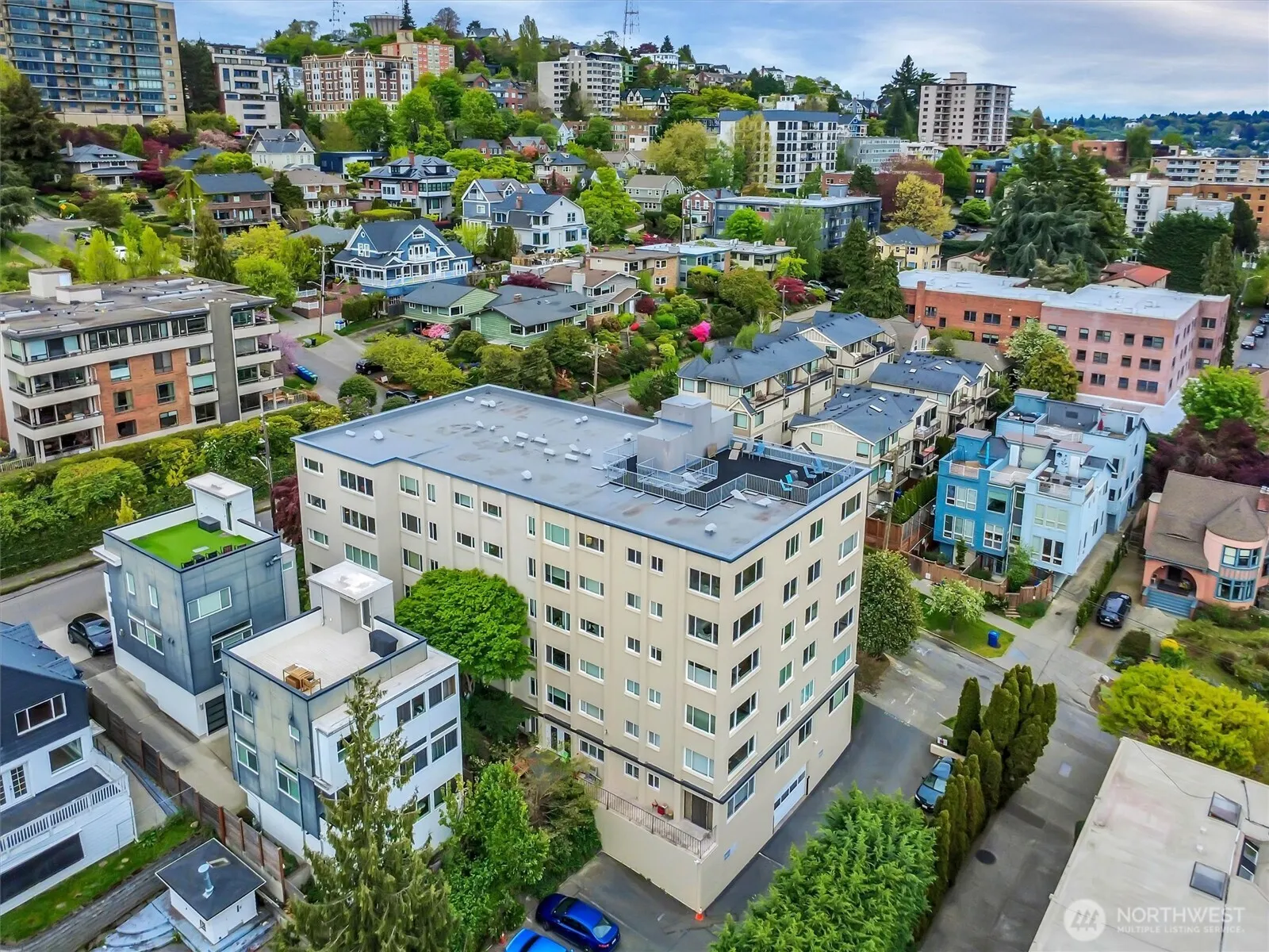 Property photo for 919 2nd Avenue W #505, Seattle photo 4