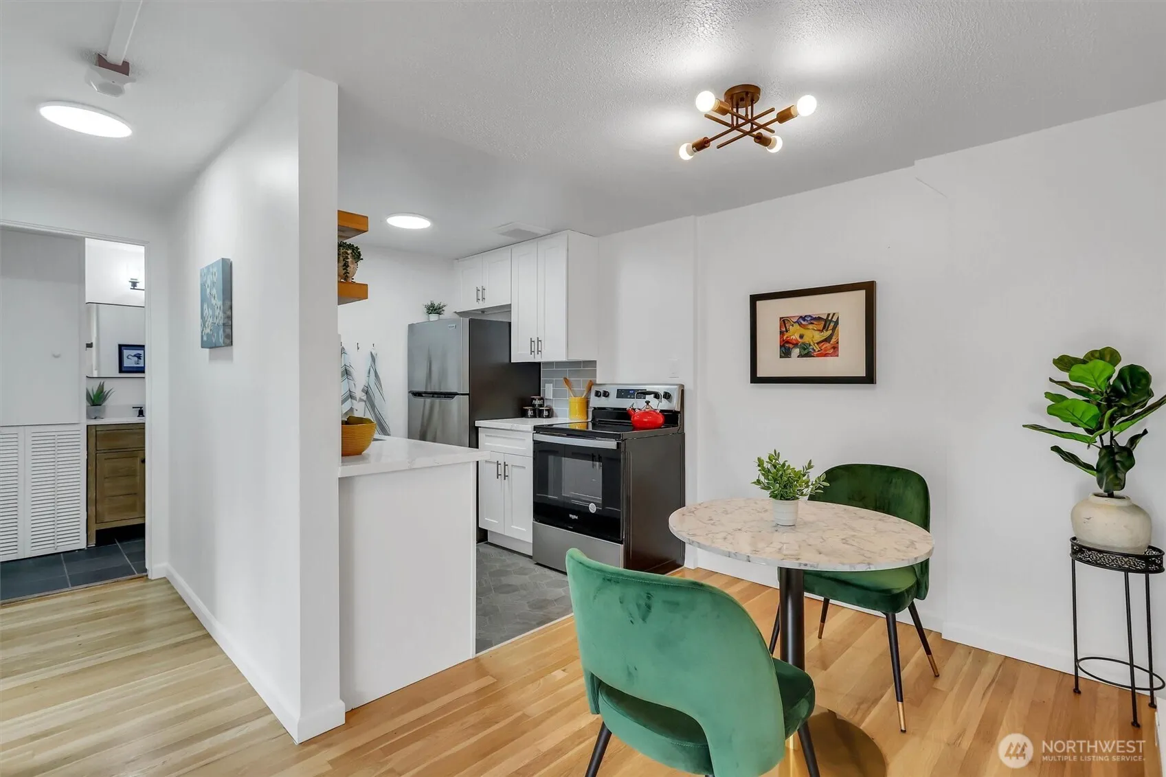 Property photo for 919 2nd Avenue W #505, Seattle photo 2