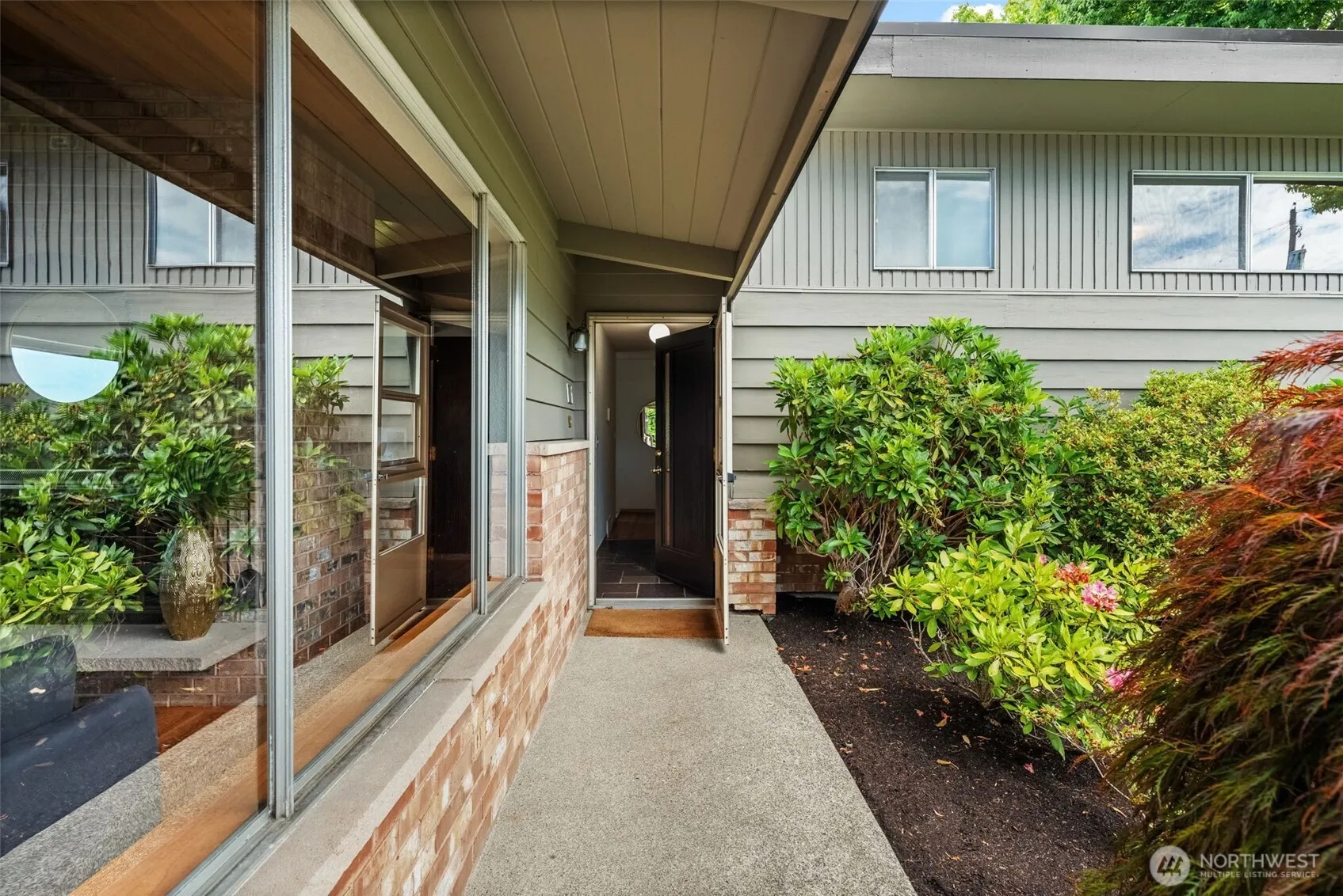 Property photo for 6901 N 18th Street, Tacoma photo 2