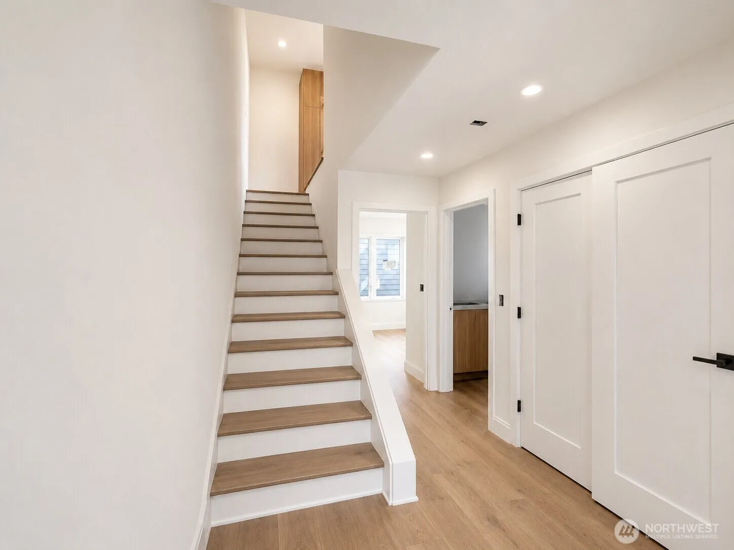 Property photo for 4907 Sw Canada Drive, Seattle photo 5