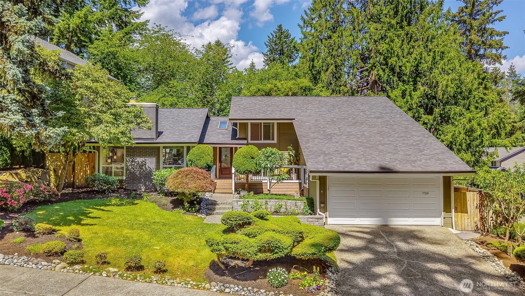 Property photo for 17228 Ne 85th Place, Redmond photo 2