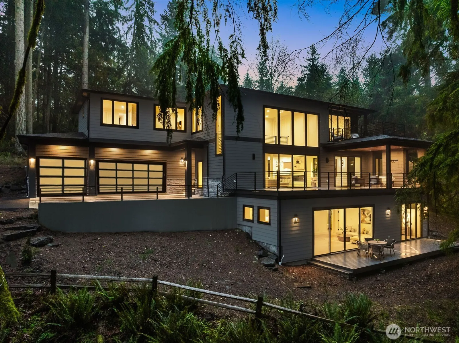 Property photo for 17720 Se 63rd Place, Bellevue photo 2